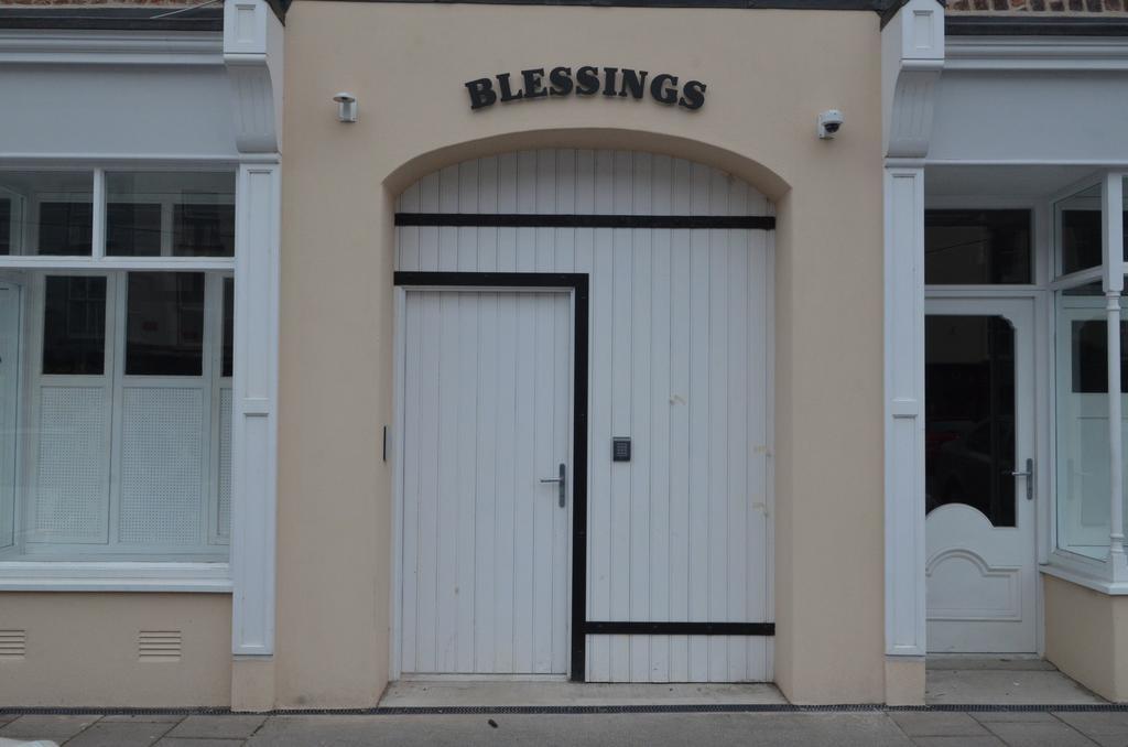 Blessings Studio Apartments Cootehill Exterior foto